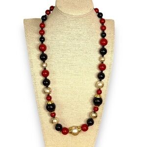 VINTAGE 80s RED BLACK PEARLESCENT NECKLACE BEADED CLASSIC RETRO